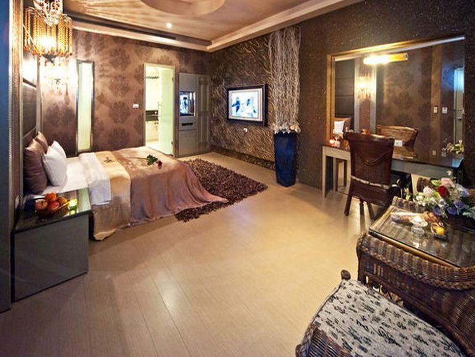 Sasha Motel Taichung Buitenkant foto