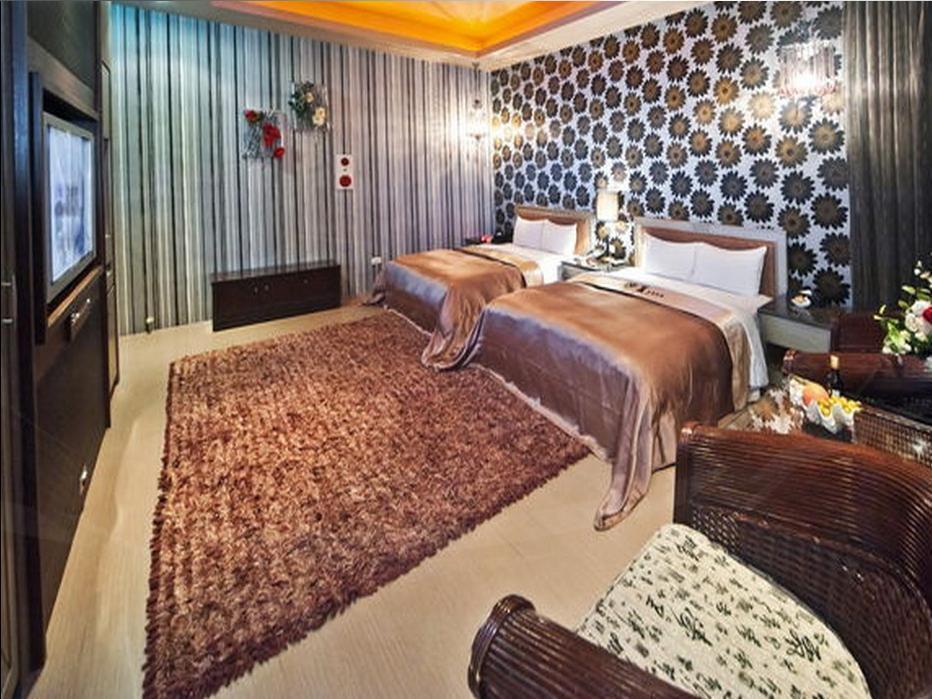 Sasha Motel Taichung Buitenkant foto