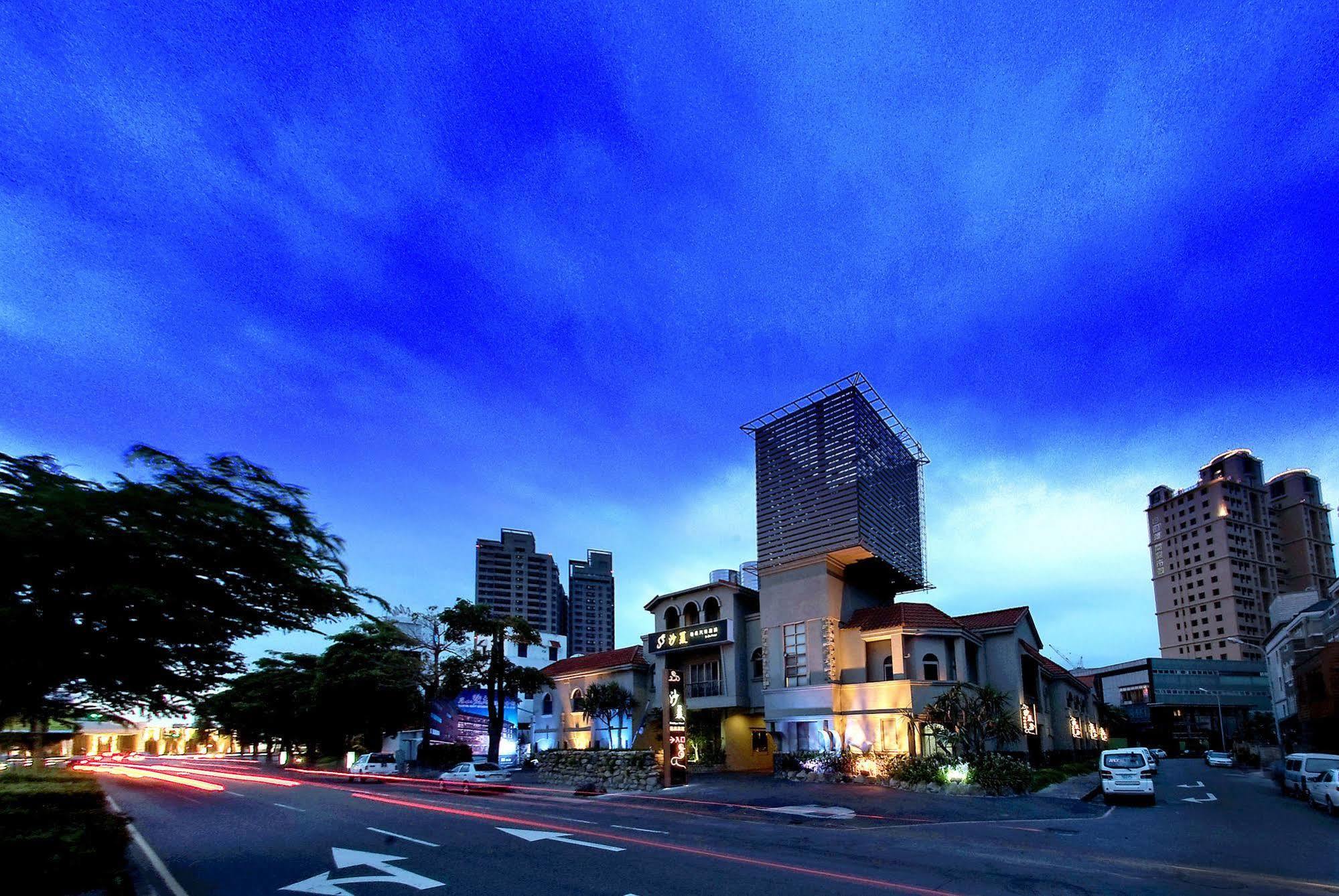 Sasha Motel Taichung Buitenkant foto