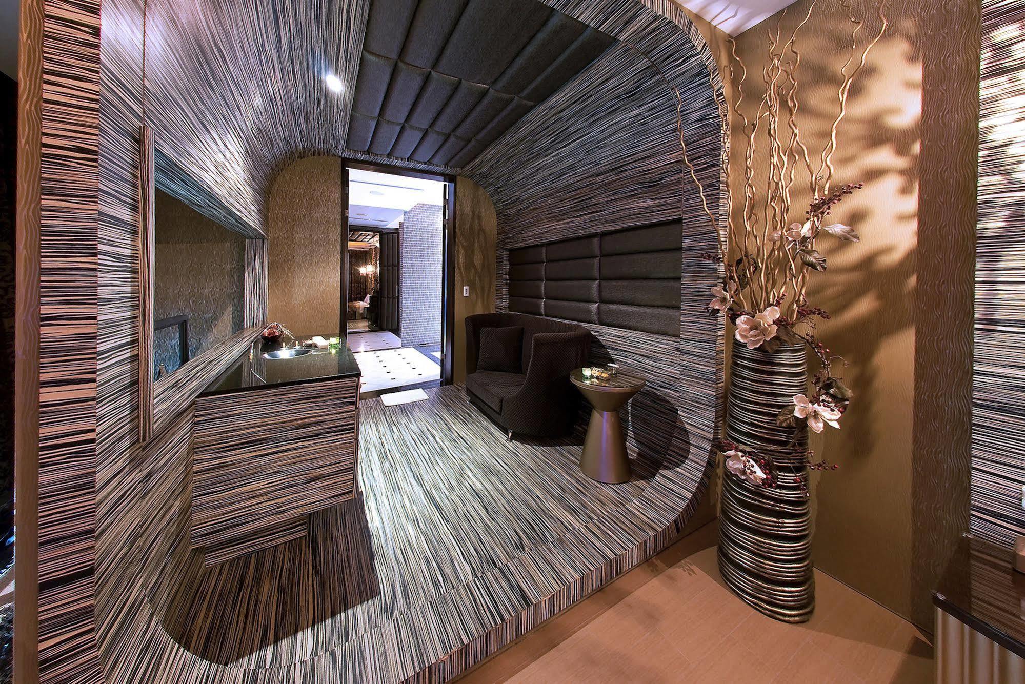 Sasha Motel Taichung Buitenkant foto