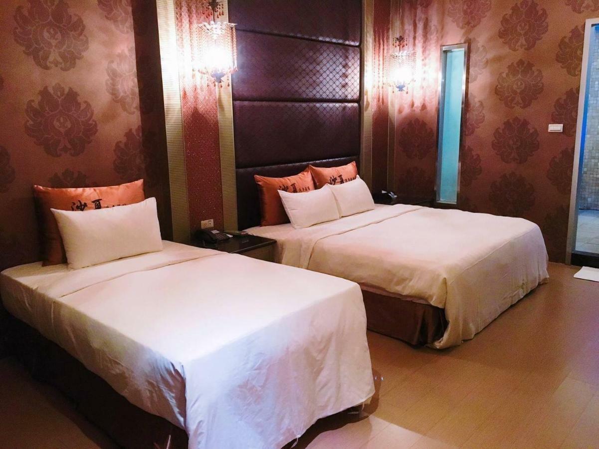 Sasha Motel Taichung Buitenkant foto