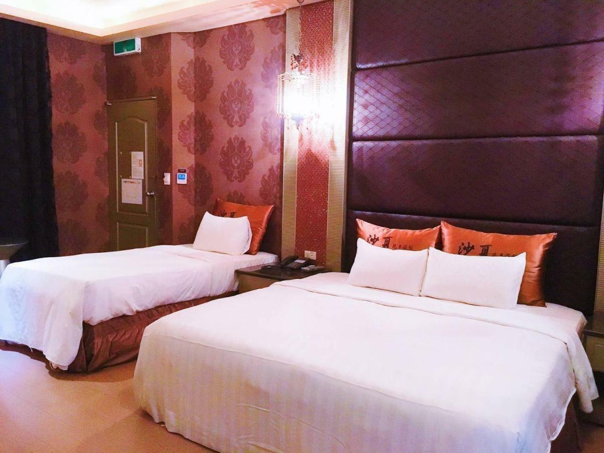 Sasha Motel Taichung Buitenkant foto